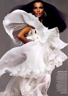 Vaporeuse Liya Kedebe dans Vogue US en avril