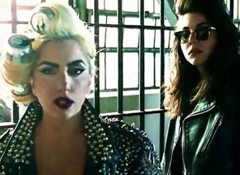 Lady Gaga ... Elle nous présente sa petite soeur !
