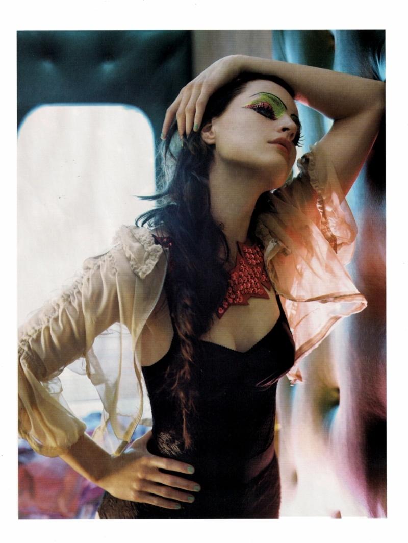 Vogue UK Avril 2010 : Guinevere Van Seenuys