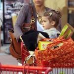 Jessica Alba fait les courses avec sa fille Honor