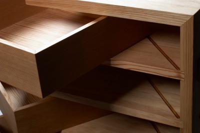 Commode Fjaril par Jakob Jørgensen Commode Fjaril par Jakob Jørgensen