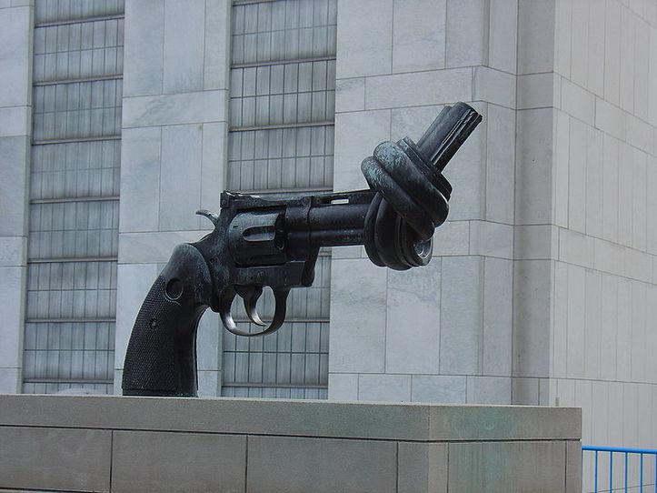 L'IMAGE DU JOUR: La sculpture Non-violence, ONU