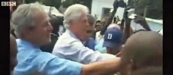 Haïti: Bush s’essuie la main sur Bill Clinton