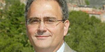La biographie du nouveau Président de l'exécutif de Corse Paul Giacobbi.