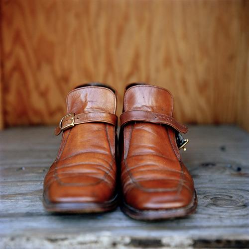 http://i338.photobucket.com/albums/n432/vonsontag/25_buckleshoes.jpg