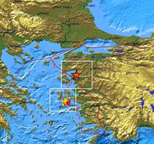 La Côte Ouest de la Turquie frappée par cinq séismes de magnitude moyenne en moins d'une heure.