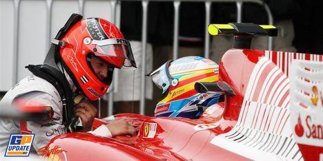 Schumacher gêné par Alonso et Hamilton