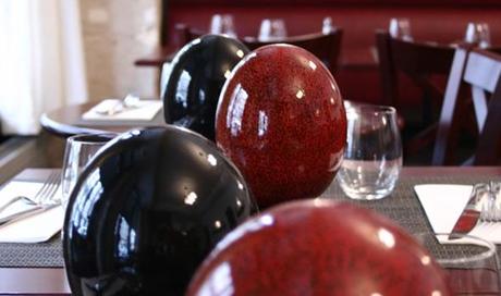 Paques : idée décoration de table avec l'œuf d'autruche