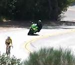 vidéo motard chute voiture police