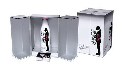 Post image for Karl Lagerfeld dessine une bouteille de Coca Cola Light