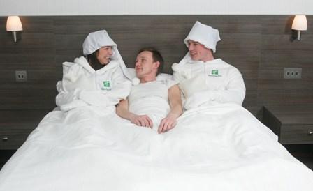 Holiday Inn offre un nouveau service : la bouillotte humaine !