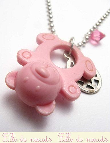 bijou-jouet-sautoir-nounours-hochet.jpg