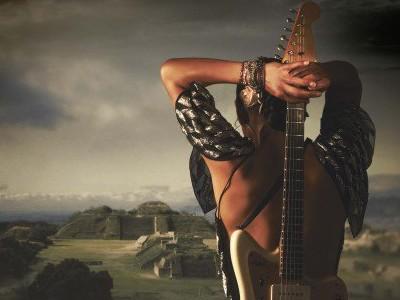 Le nouveau single de Sade est...