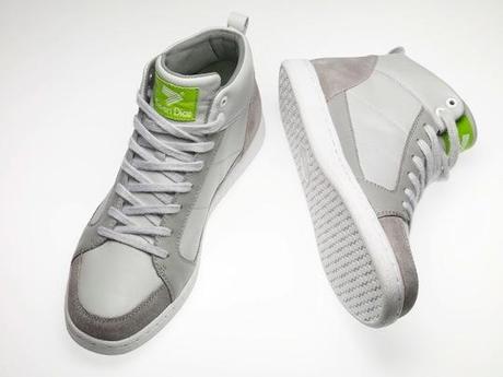 sneakers seven dice gris Guide des associations de couleurs de vêtements : 5 couleurs de base, 7 erreurs, associations, carnation…
