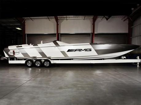Image cigarette racing amg sls boat 4 550x412   Cigarette Racing x Mercedes AMG