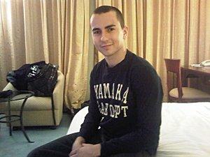 2010-04-04-jorge-dans-son-hotel-a-losail.jpg