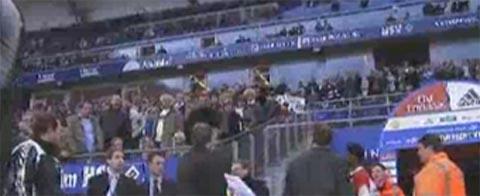 Paolo Guerrero pète un plomb contre un supporter ... Vidéo!