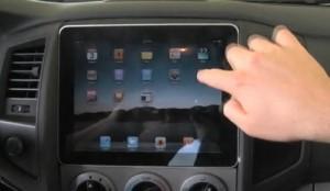 Un iPad en guise d’autoradio