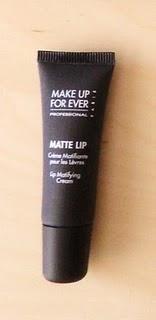 Matifier son rouge à lèvres