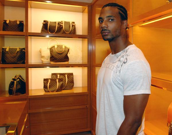 POLOW DA DON remercie ses parents (vidéo de 2006)