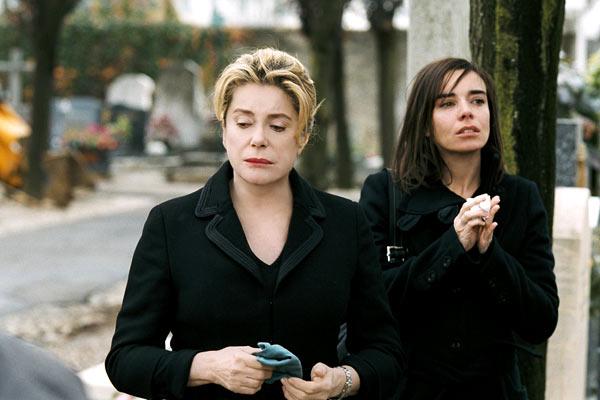 Catherine Deneuve et Elodie Bouchez. Philippe Quaisse