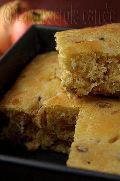 Pain de maïs aux pommes et oignons caramélisés, parfumé à l'érable