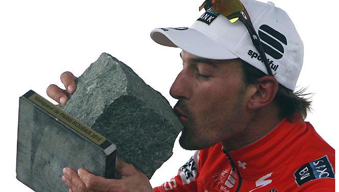 Paris - Roubaix 2010 ... victoire facile de Fabian Cancellara ... sans rival