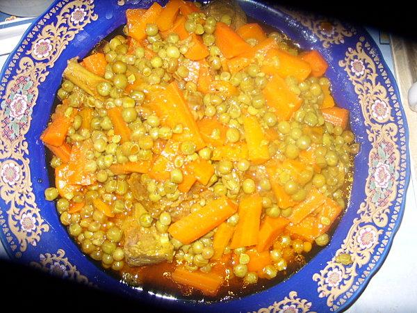 Tajine de veau aux carottes, petits pois et c.confit