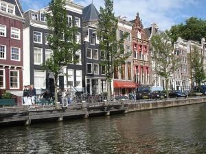 Cyclotourisme à Amsterdam : découvrir la ville en deux-roues