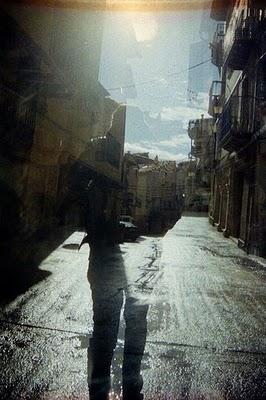 La tête dans les nuages, et les  pieds aussi. j  thorn ex...