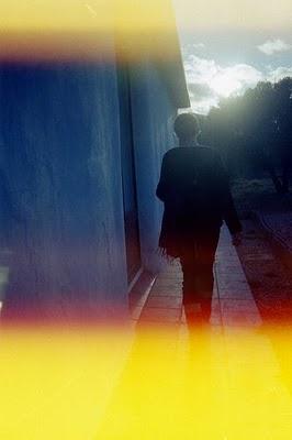 La tête dans les nuages, et les  pieds aussi. j  thorn ex...