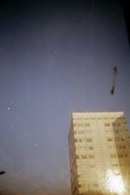 La tête dans les nuages, et les  pieds aussi. j  thorn ex...