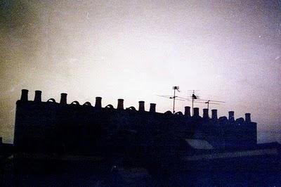 La tête dans les nuages, et les  pieds aussi. j  thorn ex...