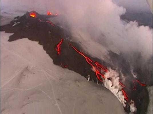 Nouvelles évacuations d'au moins 800 personnes en Islande, un second volcan en éruption.