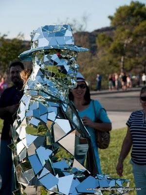 L'homme miroir, Mirror Man 