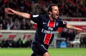 Giuly en retraite grecque?