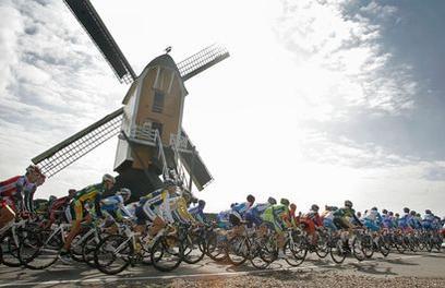 http://www.sport24.com/cyclisme/actualites/duel-de-puncheurs-371538