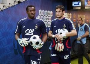 mandanda-ira-au-mondial-pour-aider-lloris_51427_7858 Mandanda beau joueur