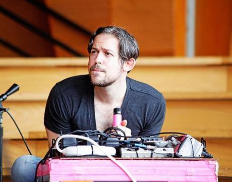 Tobacco feat. Beck: Fresh Hex
Son band Black Moth Super Rainbow... Tobacco feat. Beck: Fresh Hex
Son band Black Moth Super Rainbow...