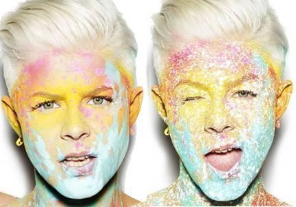 Robyn: Dancing On My Own
Après Fembot et Dance Hall Queen, voici...