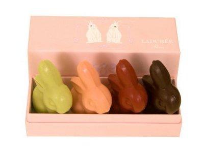 CoffretLapinsChoco Pâques chez Ladurée ou Quand les Clochent cachent des macarons dans les fourrés !!