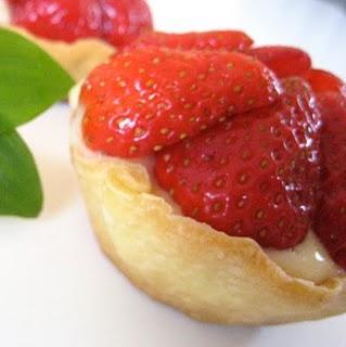 Tartelettes sablée aux fraises et crème d'amandes