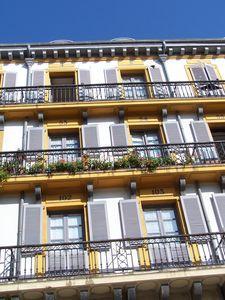 Donostia_Place_de_la_Constitution_zoom_