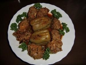 Boulettes de viande et poivrons farcis – de Reddo