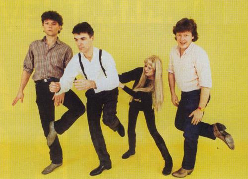 Ouvre le CD des Talking Heads, ouvre du bohneur.
