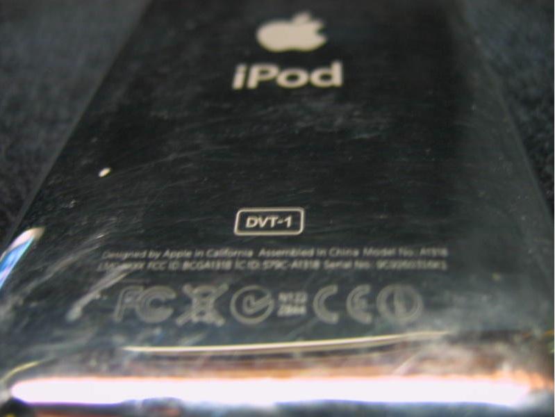 2 Prototypes d’iPod touch équipés d’un appareil photo sur eBay