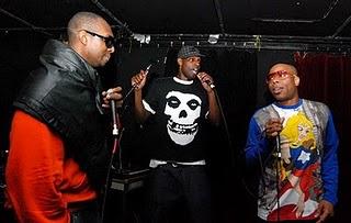 Un volcan en éruption ...