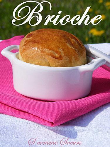 Cocottes briochées d'oeufs brouillés aux asperges et truite fumée DSCF9348