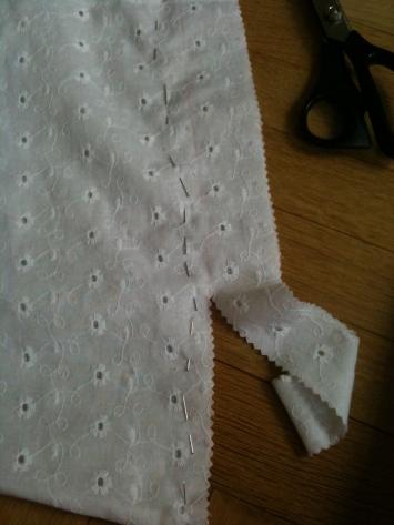 Tuto couture facile : jupe en broderie anglaise