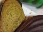 Mini-madeleines matcha &amp; leurs coques chocolat noir